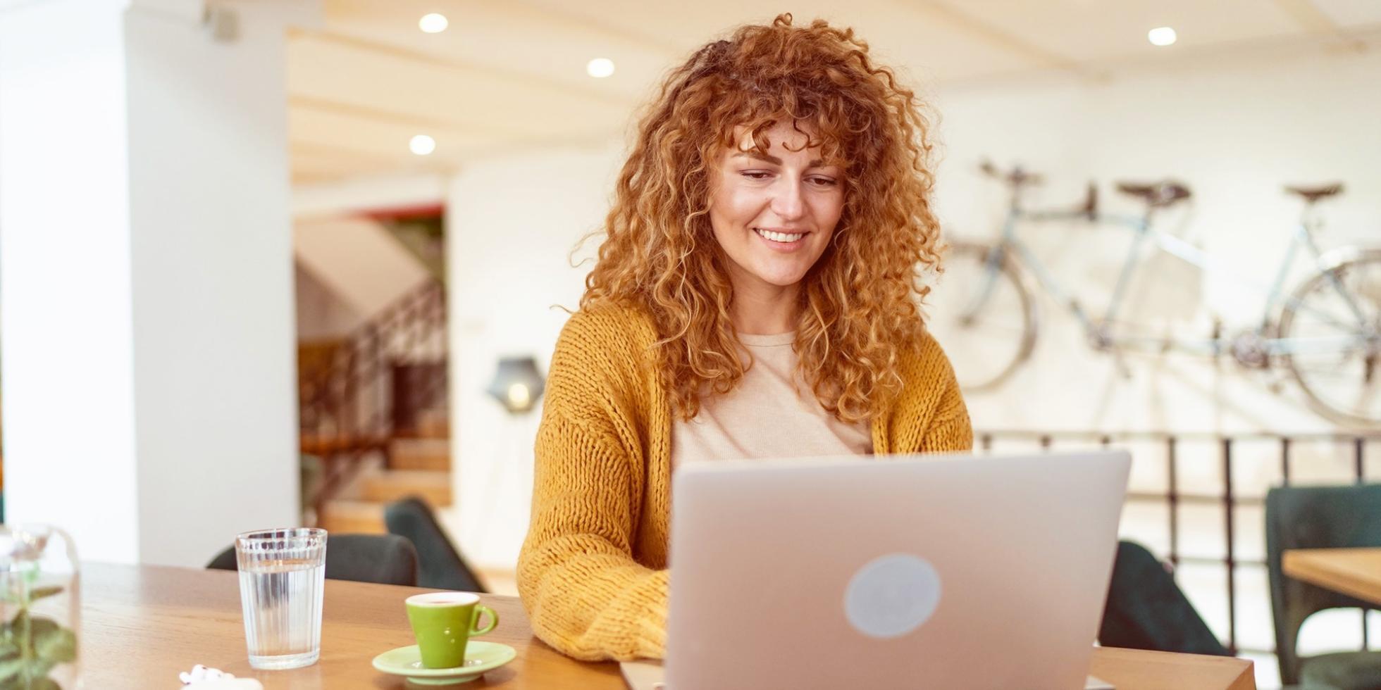 Teilnehmer während interaktivem Marketing-Webinar